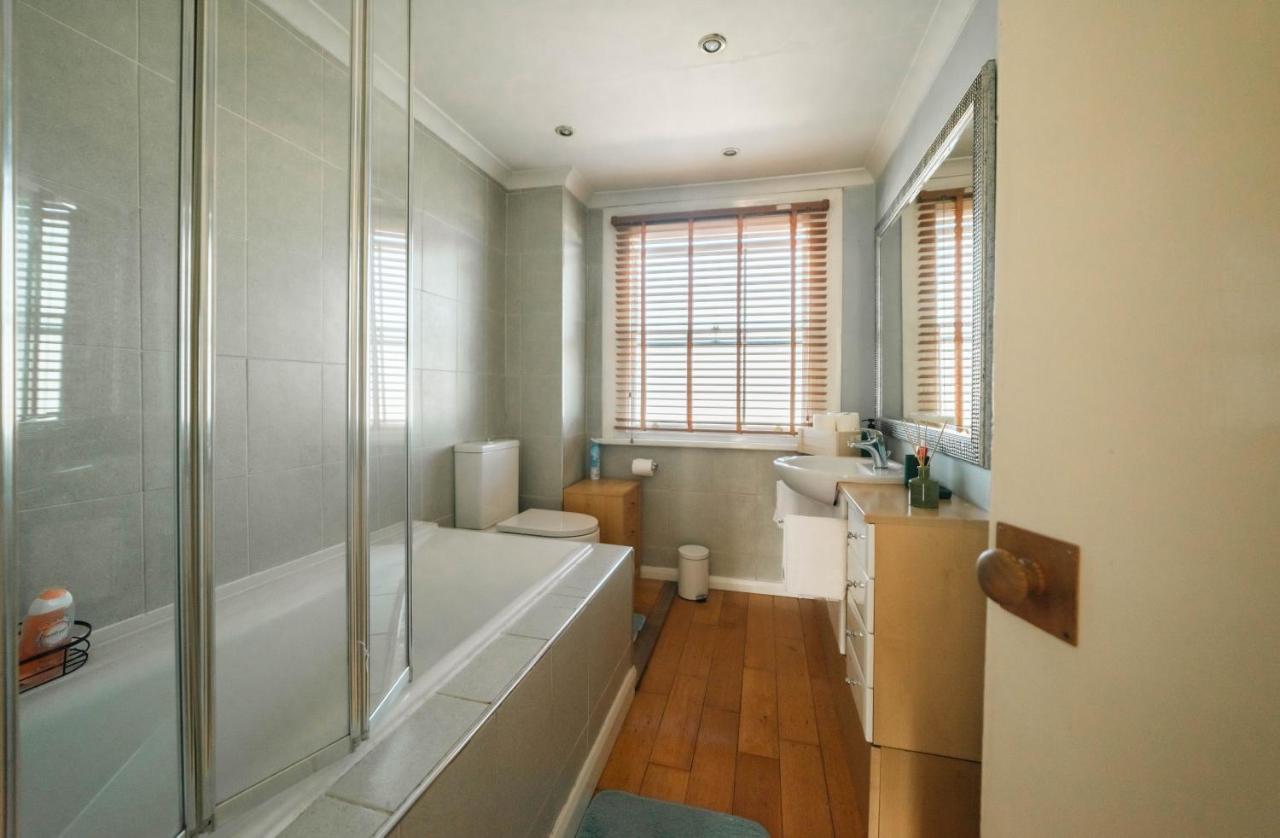 Stylish 2 Bedroom Flat In Camden Town ลอนดอน ภายนอก รูปภาพ