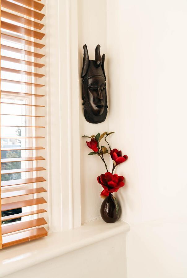 Stylish 2 Bedroom Flat In Camden Town ลอนดอน ภายนอก รูปภาพ